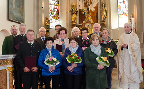Pfarre Kopfing ehrt langjährige Kirchenchormitglieder