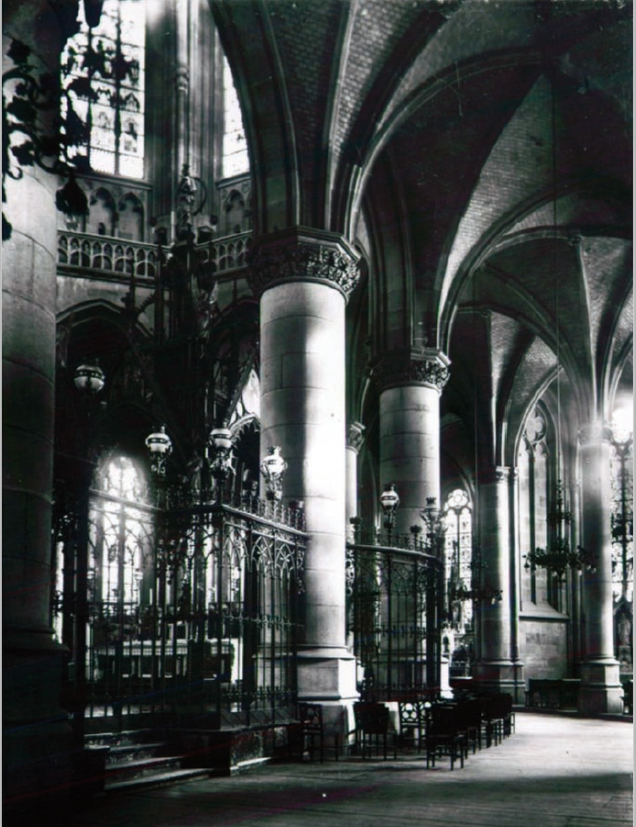 Rechter Seitenaufgang ins Presbyterium 1930er-Jahre