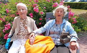 Maria Petereder (93) und ihre jüngere Schwester Theresia Frank