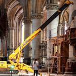Umbauarbeiten im Mariendom Linz zur Innenraumgestaltung